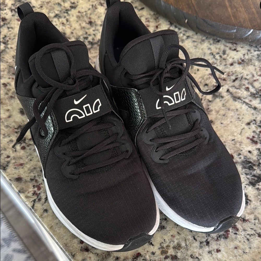 Nike Black and White Athletic Shoes with Cushioned Sole